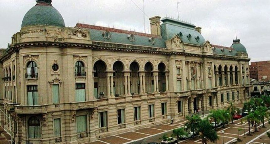 La caída real en la coparticipación nacional superó los 17 puntos 