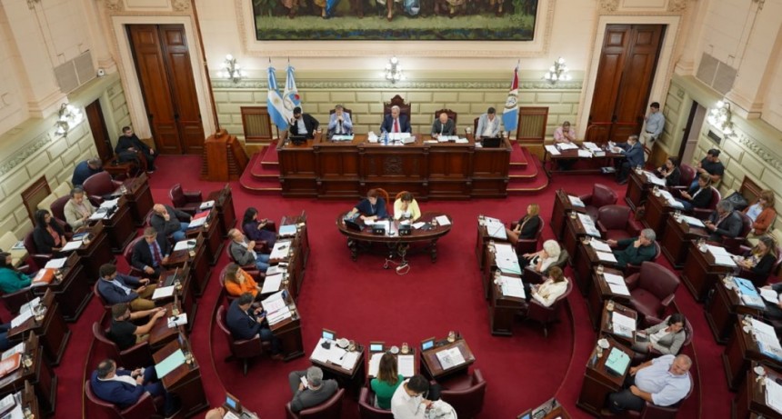 El gobierno de Pullaro convocó a sesiones extraordinarias